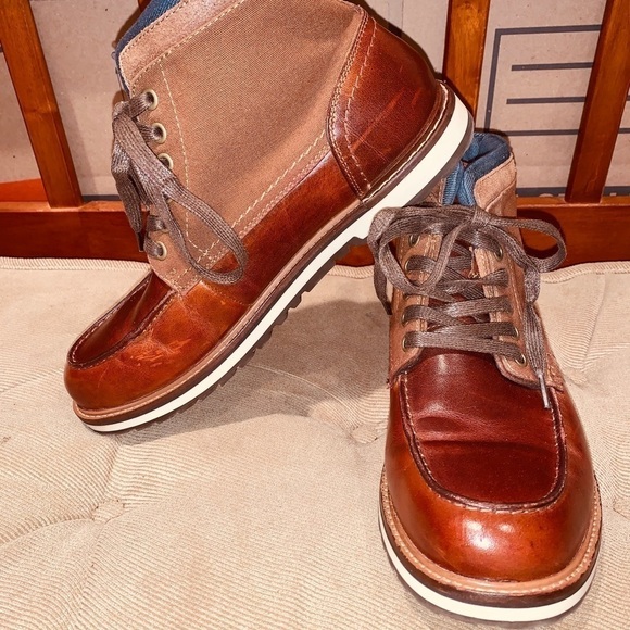 Aldo Two Tone Boots - Picture 2 of 11